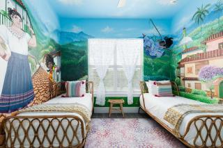 W415J - Modern Chic 9 Bedroom Mansion Sleeps 20 with Themed Rooms at Reunion Resort - 8