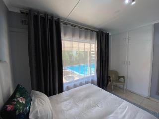 Mbathos guesthouse - Durban - 4