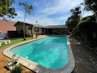 Mbathos guesthouse - Durban - 3