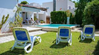 Landhaus mit Garten, Sonnenterrasse sowie überdachter Terrasse und Pool in Strandnähe - Cala Ratjada - 6
