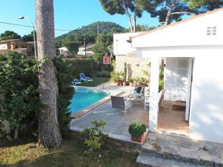 Landhaus mit Garten, Sonnenterrasse sowie überdachter Terrasse und Pool in Strandnähe - Cala Ratjada - 9