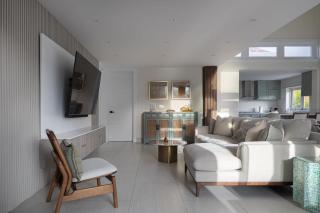 Stylish private 4 Bdr Villa w/ Pool and Jacuzzi - 8