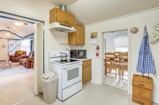 Clanton Cottage with Charcoal Grill and Porch! - Clanton - 4