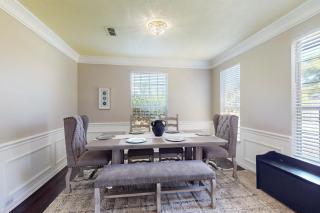 The Corner House - Grand Prairie - 5