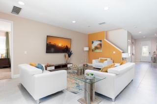 Sunny 8 Bdrm Home with Themed Rooms in Encore - Orlando - 2