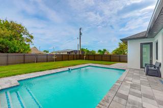 Modern Tropix - Cape Coral - 6