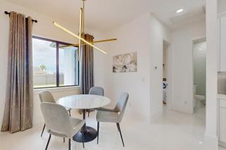 Modern Tropix - Cape Coral - 3