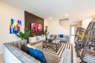 Colorful 8 Bdrm Home with Theater at Encore - Orlando - 2