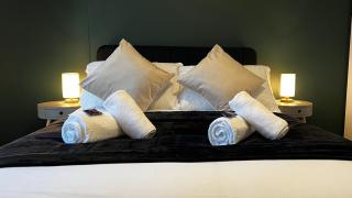 Exclusive Offers l Luxury City Centre Stay with Gym - PS4 - Netflix JVT Short Lets - 1