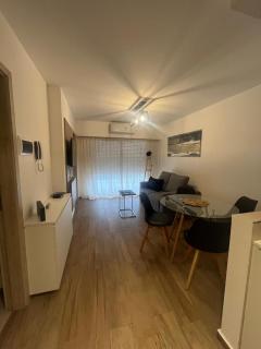 Oroño y San Luis Hermoso depto y excelente ubicación - 6