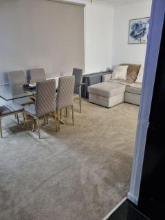 Stylish London Apartment & Free Parking - 7