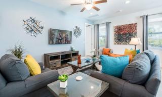 Airy 8 Bdrm Retreat with Water Park Views in Encore - Orlando - 5