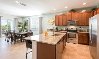 Airy 8 Bdrm Retreat with Water Park Views in Encore - Orlando - 3