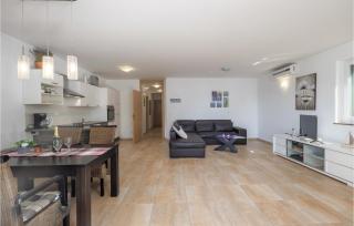 2 Bedroom Lovely Apartment In Omisalj - Omišalj - 7