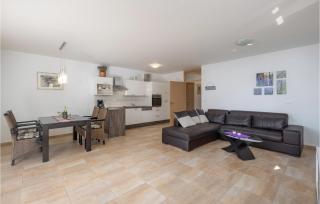 2 Bedroom Lovely Apartment In Omisalj - Omišalj - 5