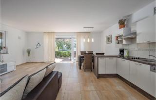 2 Bedroom Lovely Apartment In Omisalj - Omišalj - 4