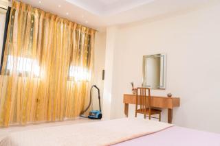 Spacious & Relaxing Home with Free Parking - 1
