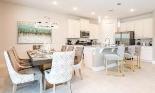 Chic 4 Bdrm Home with Gaming Loft at Encore - Orlando - 1