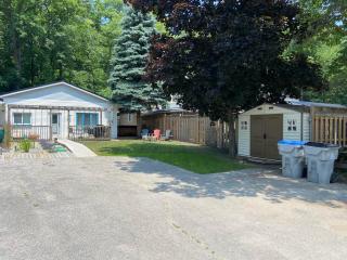 Cozy Cottage Retreat - Lambton Shores - 8