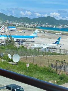Modern Ocean and airport view condo in Maho, pool, gym, walk to Maho Beach,Mullet Bay, dinning, night life - 9