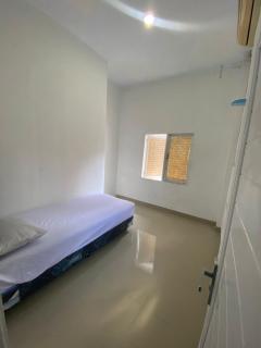 Kamar Kos - Delitua - 4
