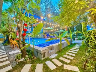 Charming and Spacious Beach Homestay 4 Rooms 1 Pool Entire Palace - Hà Bàng - 4