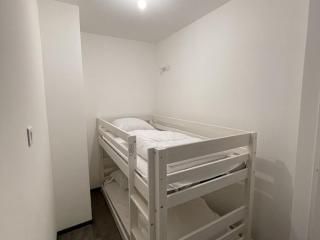 Appartement T2 cabine avec balcon, face aux pistes, exposé sud, commerces à proximité - FR-1-787-29 - Laveissière - 7