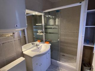 Studio rénové, calme, balcon sud, jardinet, proche pistes et commerces - FR-1-787-22 - Laveissière - 8