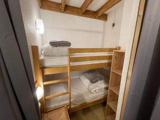 Studio-cabine-mezzanine exposé sud avec navette gratuite, casier à skis et tout confort - FR-1-787-28 - Laveissière - 8