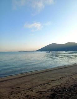 Pé na areia, casa na praia de frente para o mar - Florianópolis - 9
