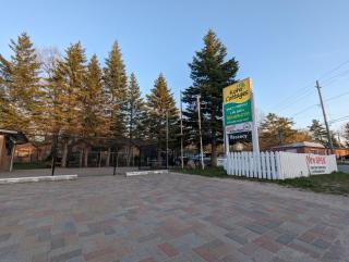 Tiny Wood Cottage 11 - Wasaga Beach - 5