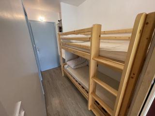 Studio avec balcon, cuisine équipée et Wi-Fi au Lioran - FR-1-787-70 - Laveissière - 9