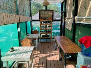 Romantic Suite with Private Bathtub & Mountain View - Tagaytay - 9