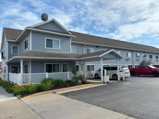 Days Inn by Wyndham Ames - Ames - 0