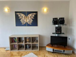 Lugano Couples Quiet Apt w Free Street Parking - Sofia - 1
