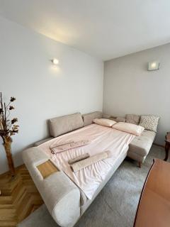Lugano Couples Quiet Apt w Free Street Parking - Sofia - 4