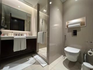 Ultra Modern 3 BR with Direct Access to Dubai Mall - Dubai - 2