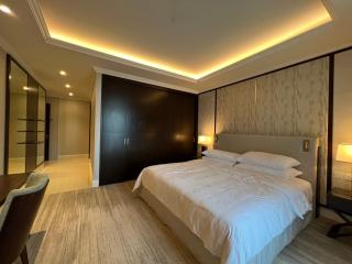 Ultra Modern 3 BR with Direct Access to Dubai Mall - Dubai - 3