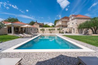NEW! Holiday house Mara with 4 bedrooms, private pool, summer kitchen, panoramic valley views - Zmijavci - 5