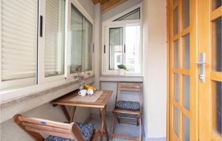 Lovely Apartment In Sinj With Wifi - 2