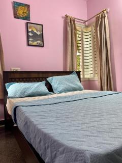 Lovely Private Queen Bed Room in Shared 2 BHK Apartment - Mysore - 1