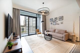 Waterfront 1BR with Infinity Pool in Creek Edge T1 - Dubai - 9