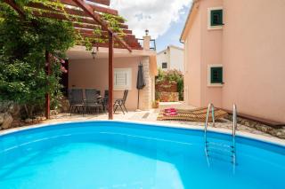 Villa Eden - Private Beachfront House with Pool - 9