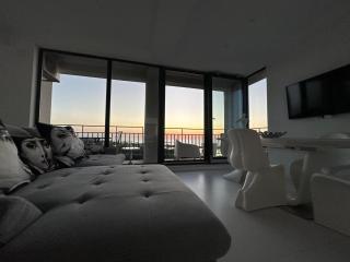 Donna Alba Seaview Penthouse, casa ta de pe plajă - 1