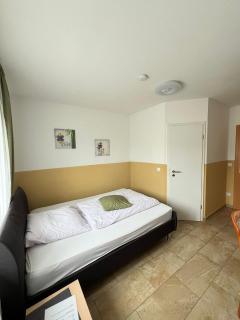 Hotel Restaurant Neffelthal - Kerpen - 5