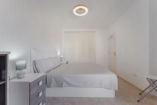 Front Ocean Lovely Modern Cozy Apartment - 1