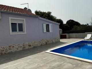 Holiday home Nancy with swimming pool - Vinišće - 4