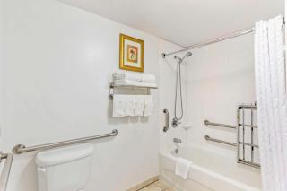 Comfort Suites Longmont - Longmont - 5