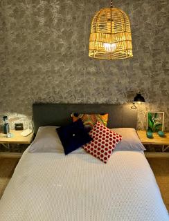 Private room in a stylish flat - 4