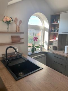 Casa Mia Apartments - Modern - Comfortable Stays 5 Min from Airport - Transport Possible - 9